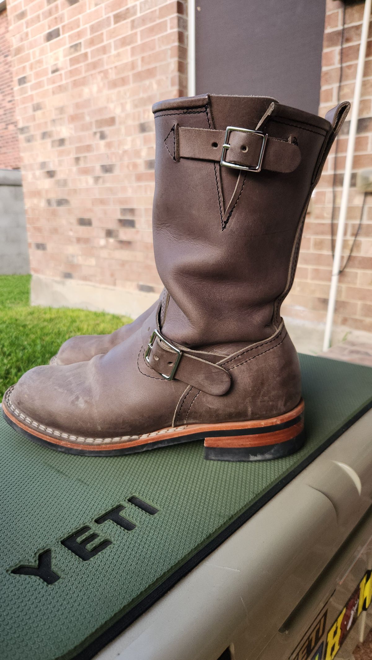 Photo by manuelbriones on November 4, 2023 of the Nicks Renegade in Horween Steel Predator.