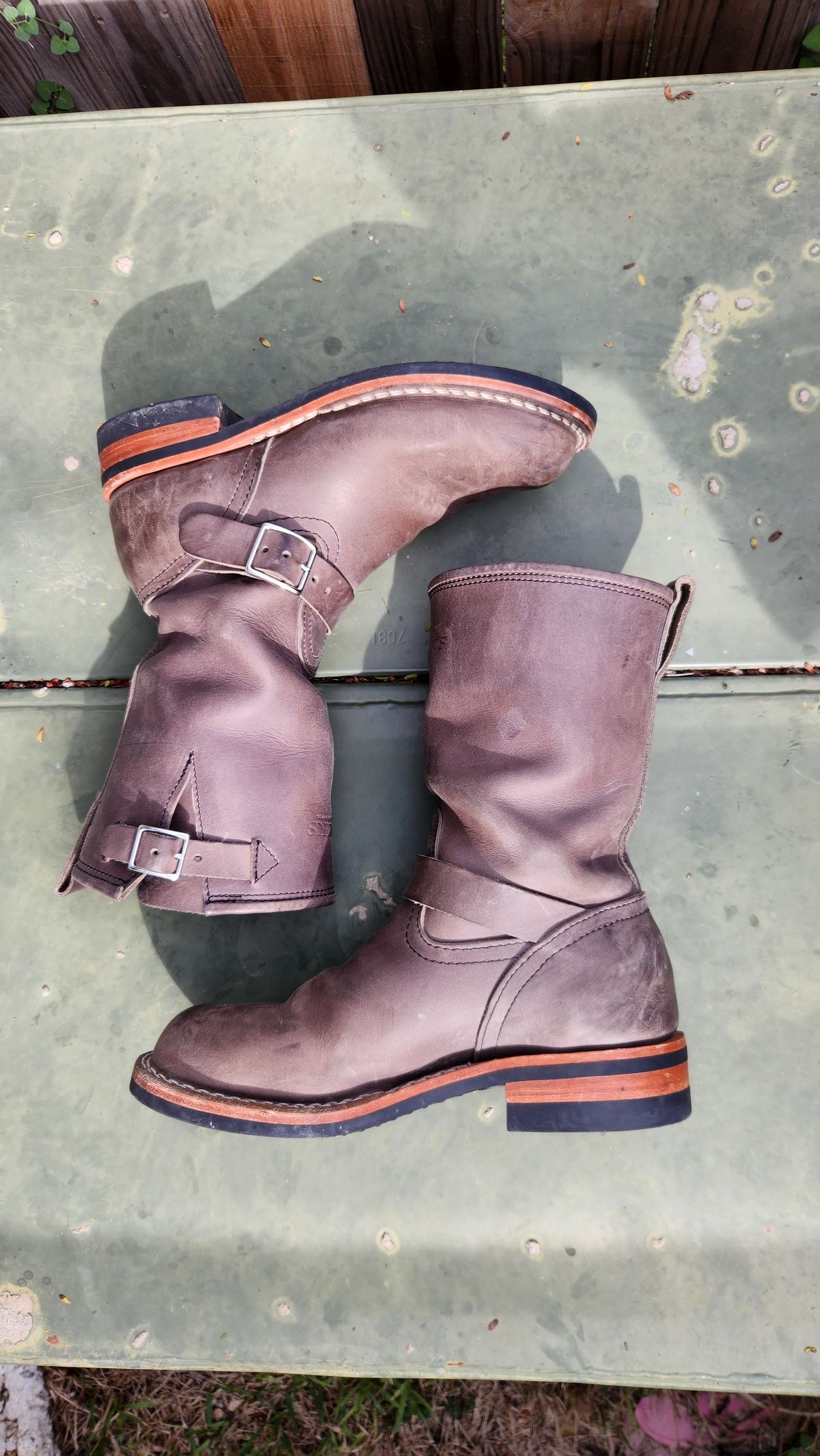 Photo by manuelbriones on December 3, 2023 of the Nicks Renegade in Horween Steel Predator.