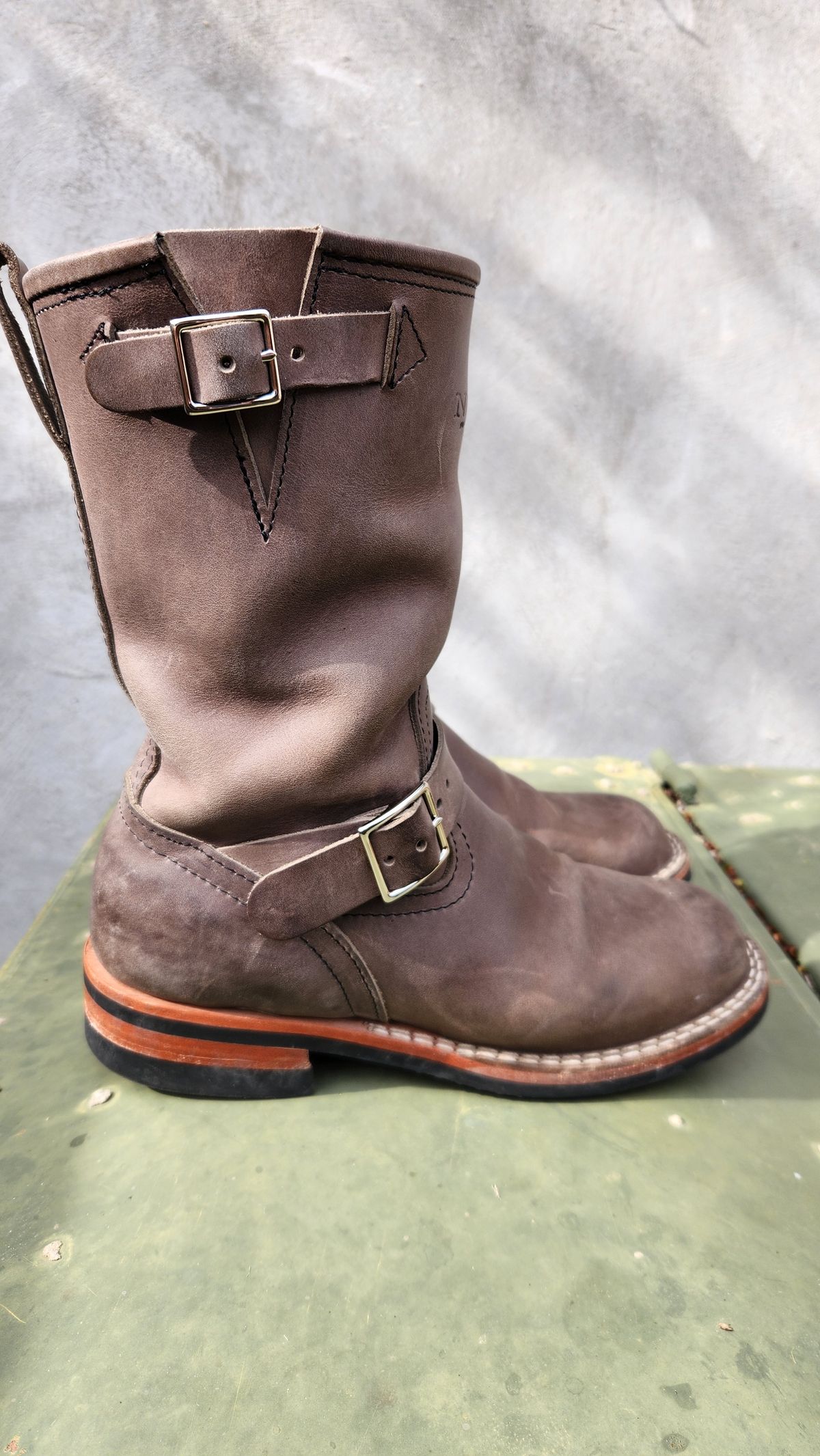 Photo by manuelbriones on December 3, 2023 of the Nicks Renegade in Horween Steel Predator.