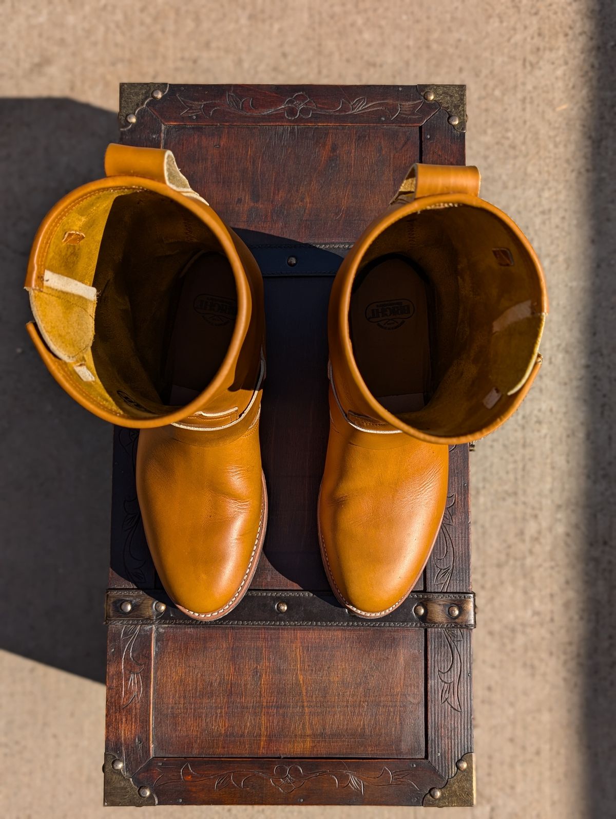 Photo by HealthyPatina on November 5, 2024 of the Bright Shoemakers Engineer Boot in Horween English Tan Cavalier (Chromexcel Variant).