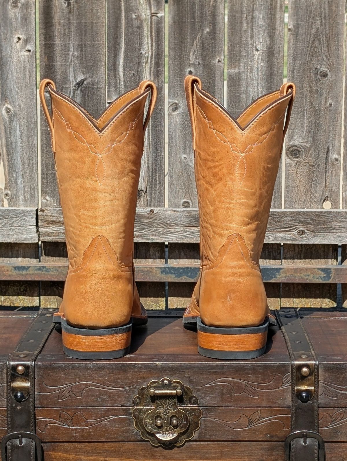 Photo by HealthyPatina on September 29, 2025 of the Rios by Mercedes (designed by Coronado Leather Co.) Roper Boot No.10 in Horween Natural Derby Front Quarter Horsehide.