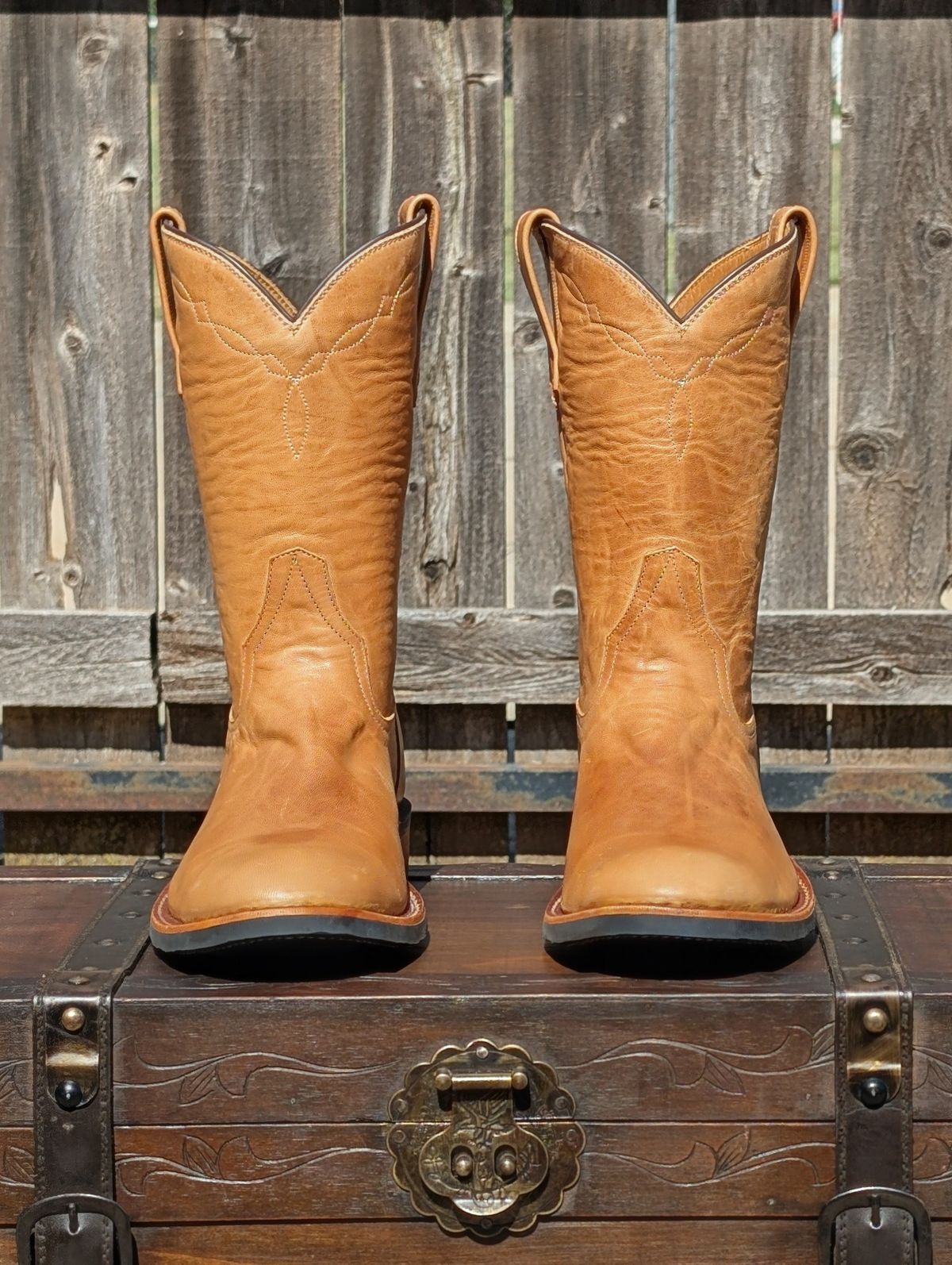 Photo by HealthyPatina on September 29, 2025 of the Rios by Mercedes (designed by Coronado Leather Co.) Roper Boot No.10 in Horween Natural Derby Front Quarter Horsehide.