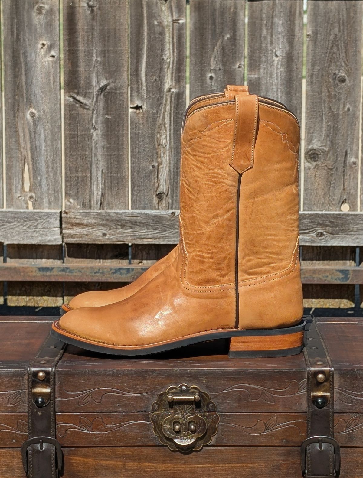 Photo by HealthyPatina on September 29, 2025 of the Rios by Mercedes (designed by Coronado Leather Co.) Roper Boot No.10 in Horween Natural Derby Front Quarter Horsehide.