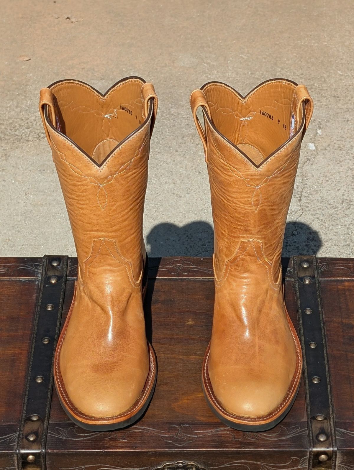 Photo by HealthyPatina on September 29, 2025 of the Rios by Mercedes (designed by Coronado Leather Co.) Roper Boot No.10 in Horween Natural Derby Front Quarter Horsehide.