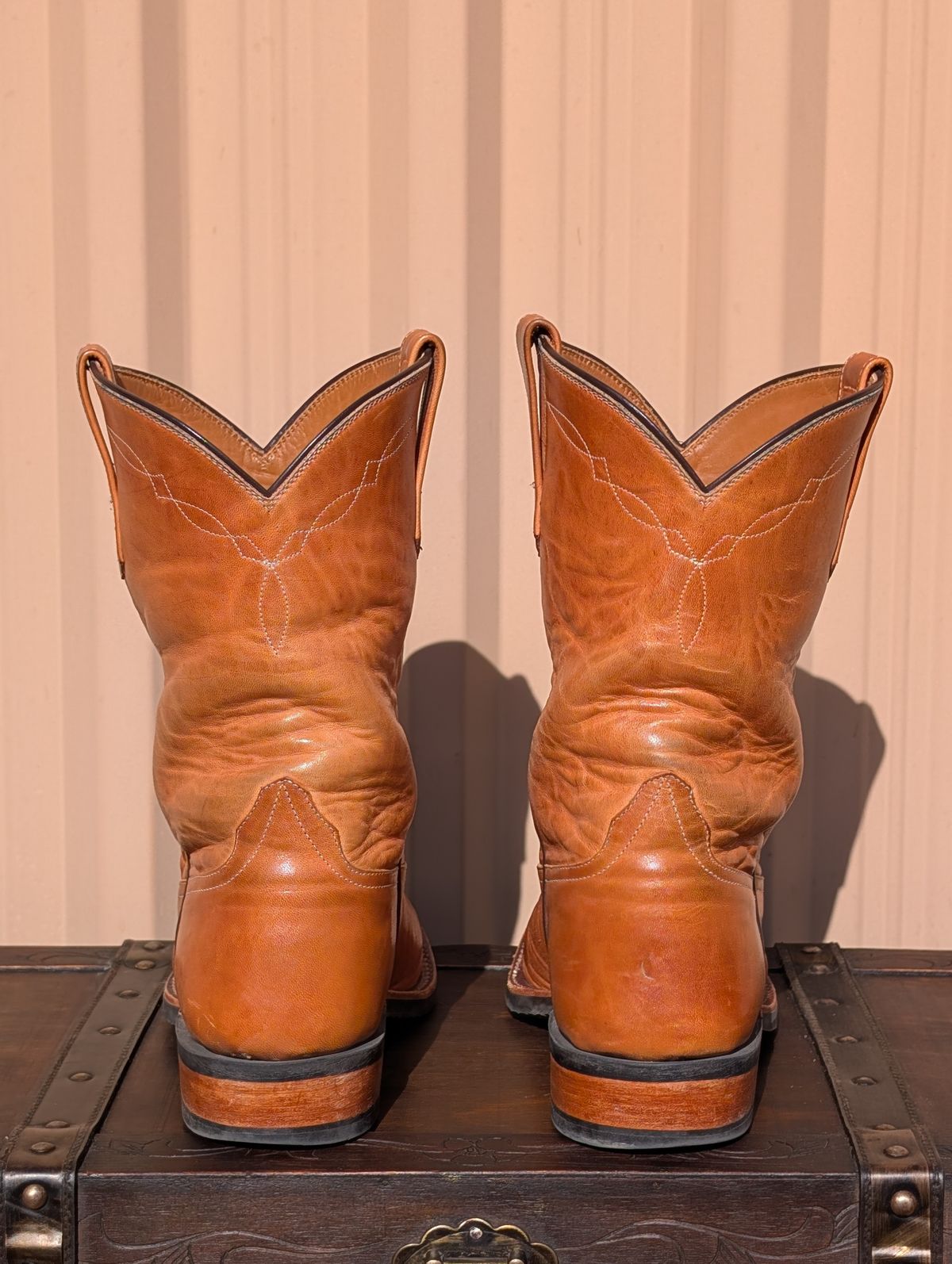 Photo by HealthyPatina on January 5, 2026 of the Rios of Mercedes (designed by Coronado Leather Co.) Roper Boot No.10 in Horween Natural Derby Front Quarter Horsehide.