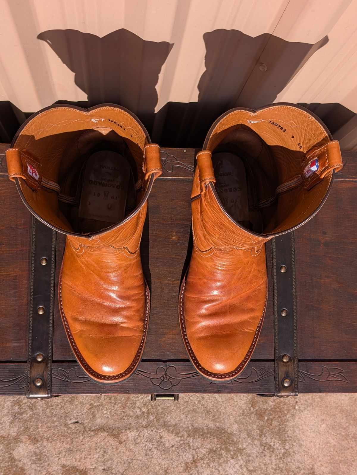 Photo by HealthyPatina on January 5, 2026 of the Rios of Mercedes (designed by Coronado Leather Co.) Roper Boot No.10 in Horween Natural Derby Front Quarter Horsehide.