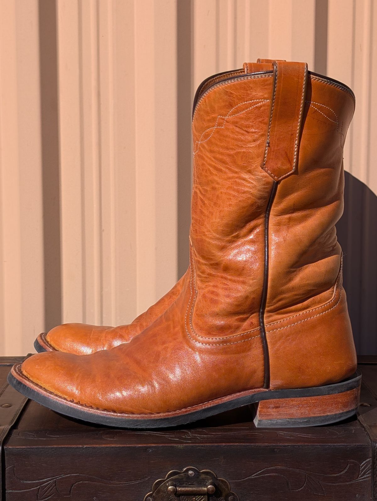 Photo by HealthyPatina on February 1, 2026 of the Rios of Mercedes (designed by Coronado Leather Co.) Roper Boot No.10 in Horween Natural Derby Front Quarter Horsehide.