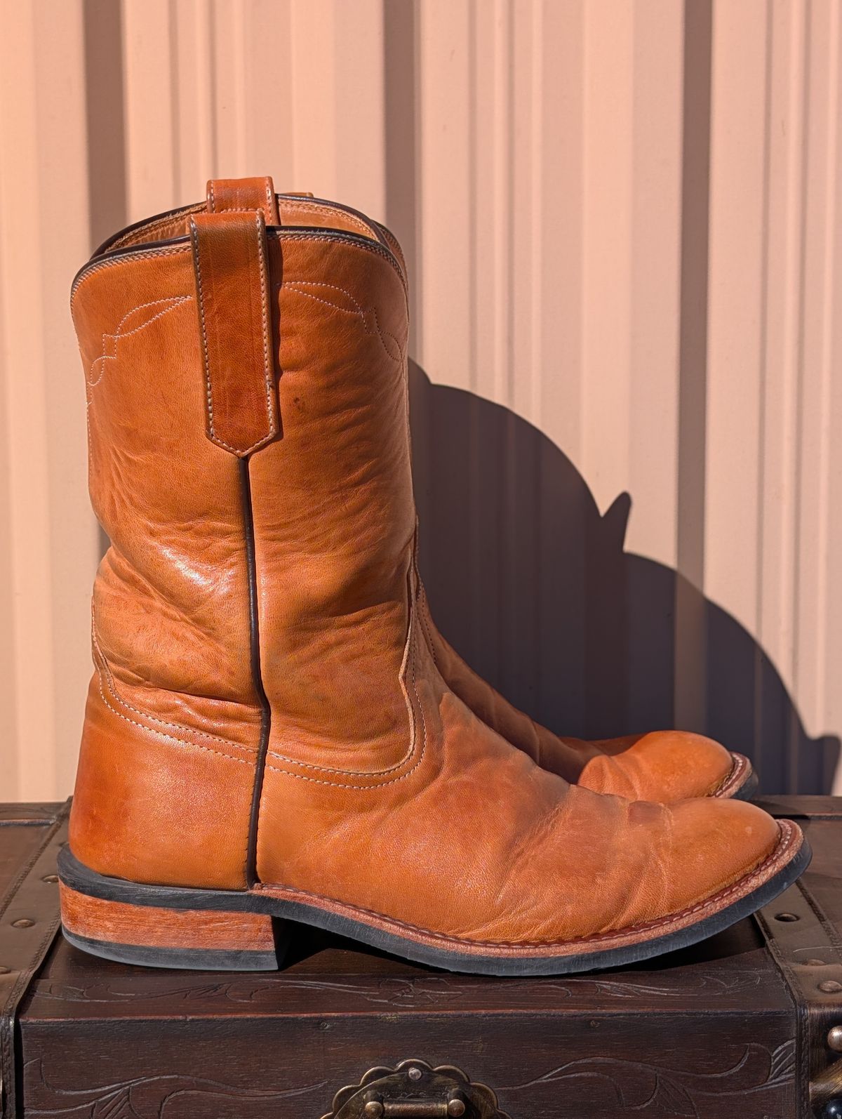 Photo by HealthyPatina on February 1, 2026 of the Rios of Mercedes (designed by Coronado Leather Co.) Roper Boot No.10 in Horween Natural Derby Front Quarter Horsehide.