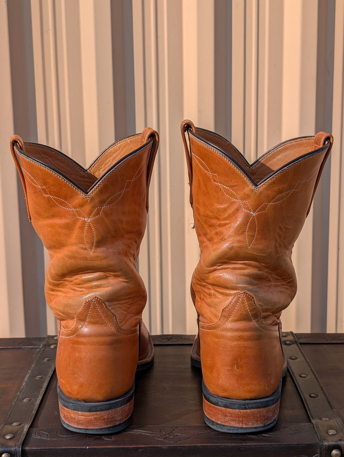 Photo by HealthyPatina on March 2, 2026 of the Rios of Mercedes (designed by Coronado Leather Co.) Roper Boot No.10 in Horween Natural Derby Front Quarter Horsehide.