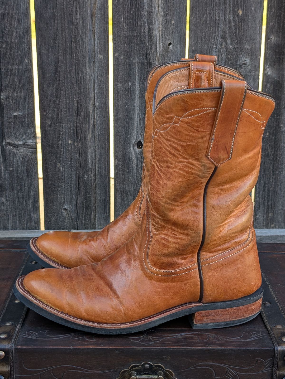 Photo by HealthyPatina on April 5, 2026 of the Rios of Mercedes (designed by Coronado Leather Co.) Roper Boot No.10 in Horween Natural Derby Front Quarter Horsehide.