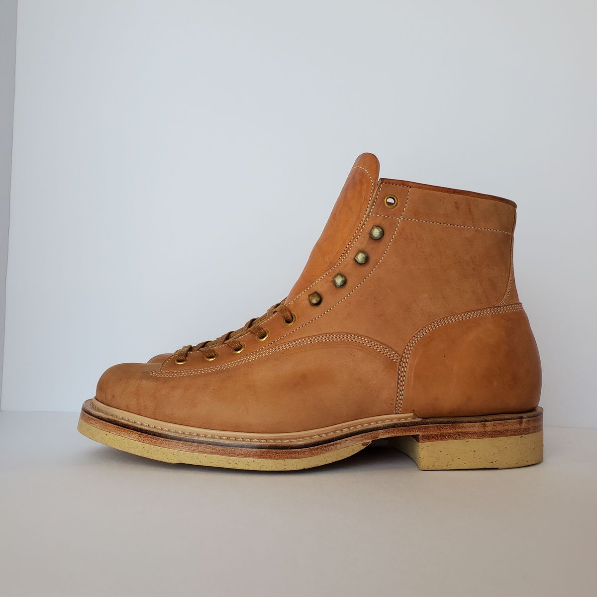 Photo by HealthyPatina on October 1, 2023 of the Sagara x S&S Valiant Boot in Conceria Cloe Crust Horsebutt.