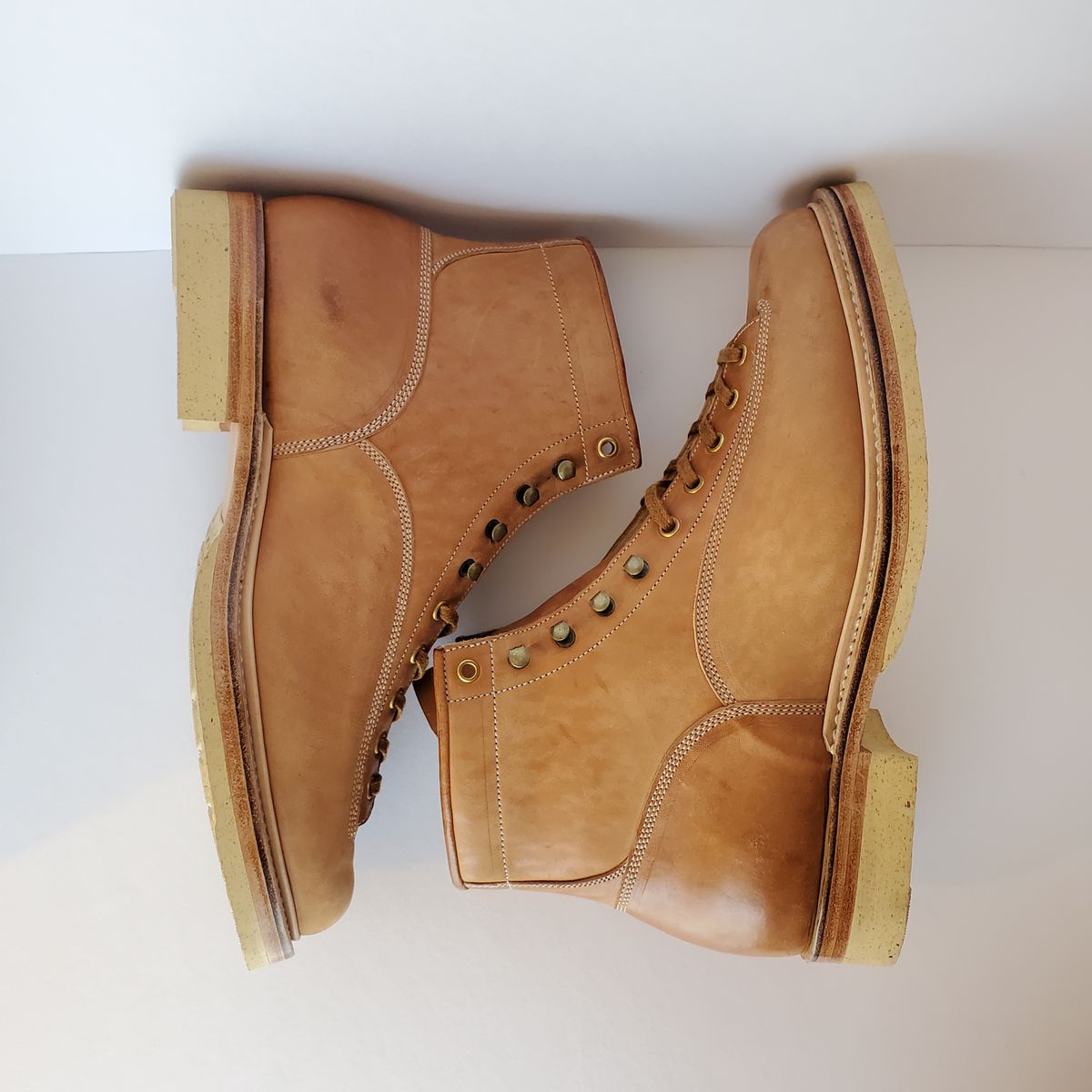 Photo by HealthyPatina on October 1, 2023 of the Sagara x S&S Valiant Boot in Conceria Cloe Crust Horsebutt.