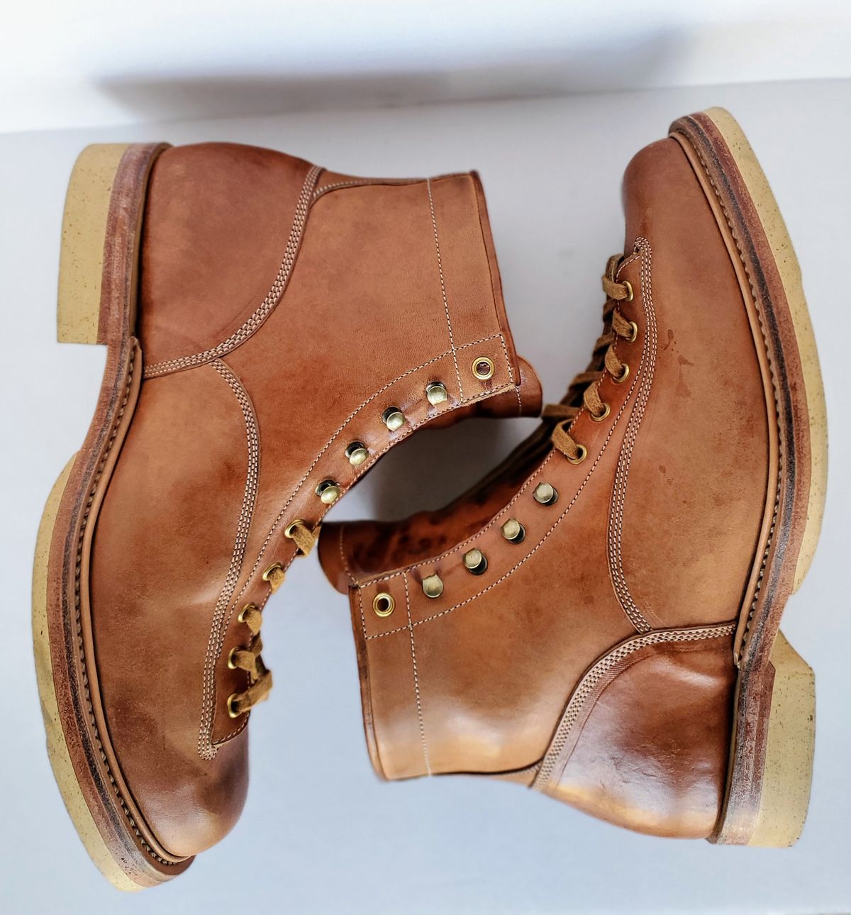 Photo by HealthyPatina on November 5, 2023 of the Sagara x S&S Valiant Boot in Conceria Cloe Crust Horsebutt.