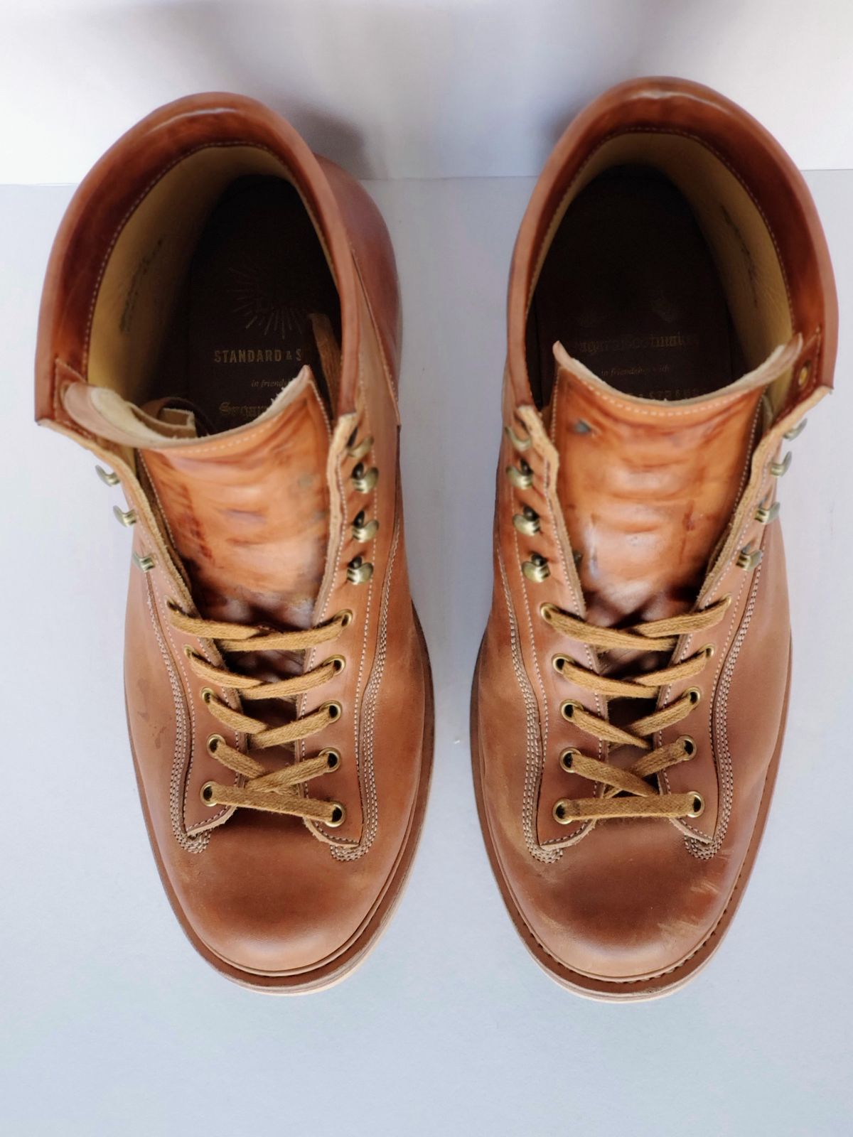 Photo by HealthyPatina on November 5, 2023 of the Sagara x S&S Valiant Boot in Conceria Cloe Crust Horsebutt.