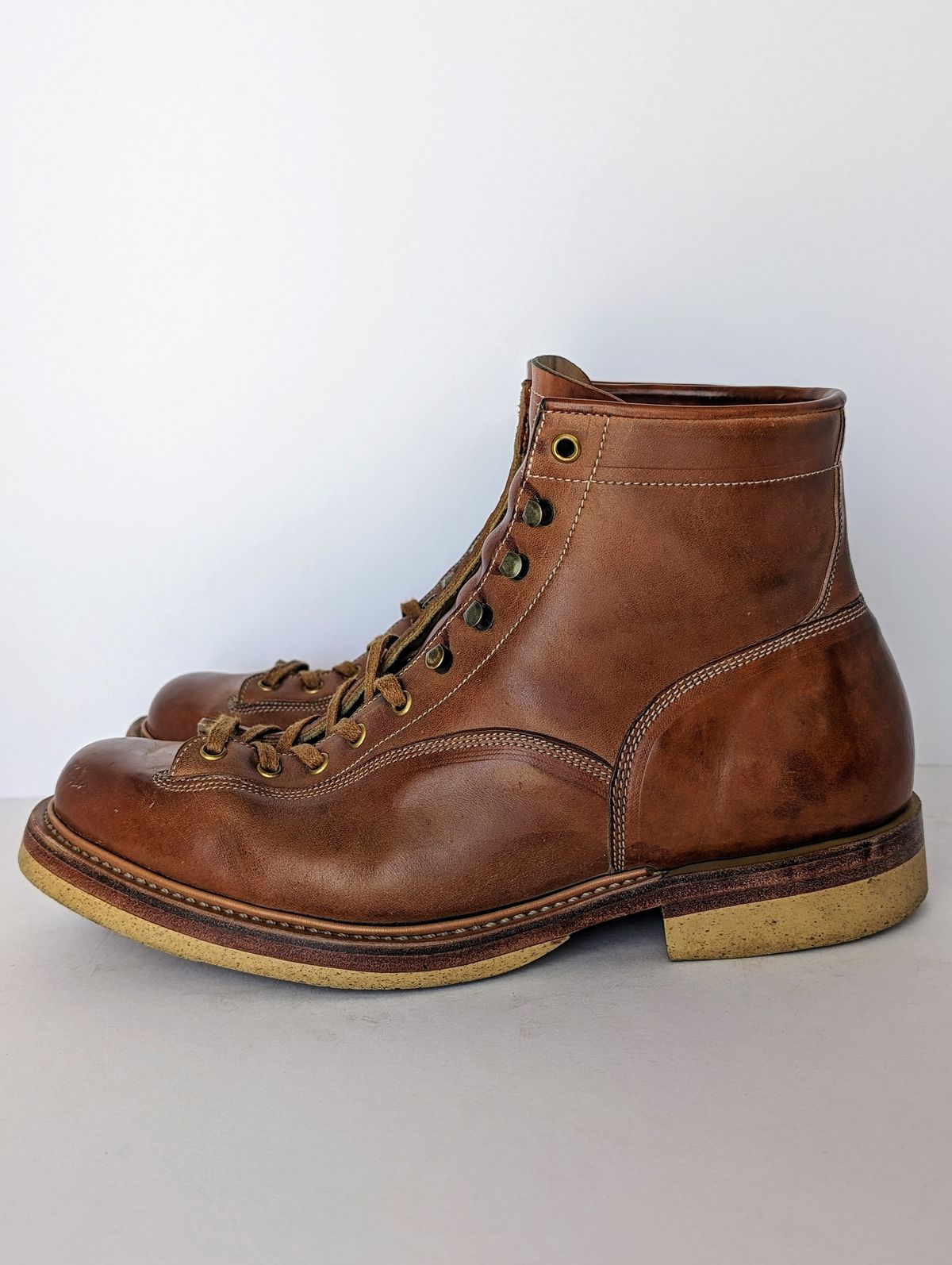 Photo by HealthyPatina on April 5, 2024 of the Sagara x S&S Valiant Boot in Conceria Cloe Crust Horsebutt.