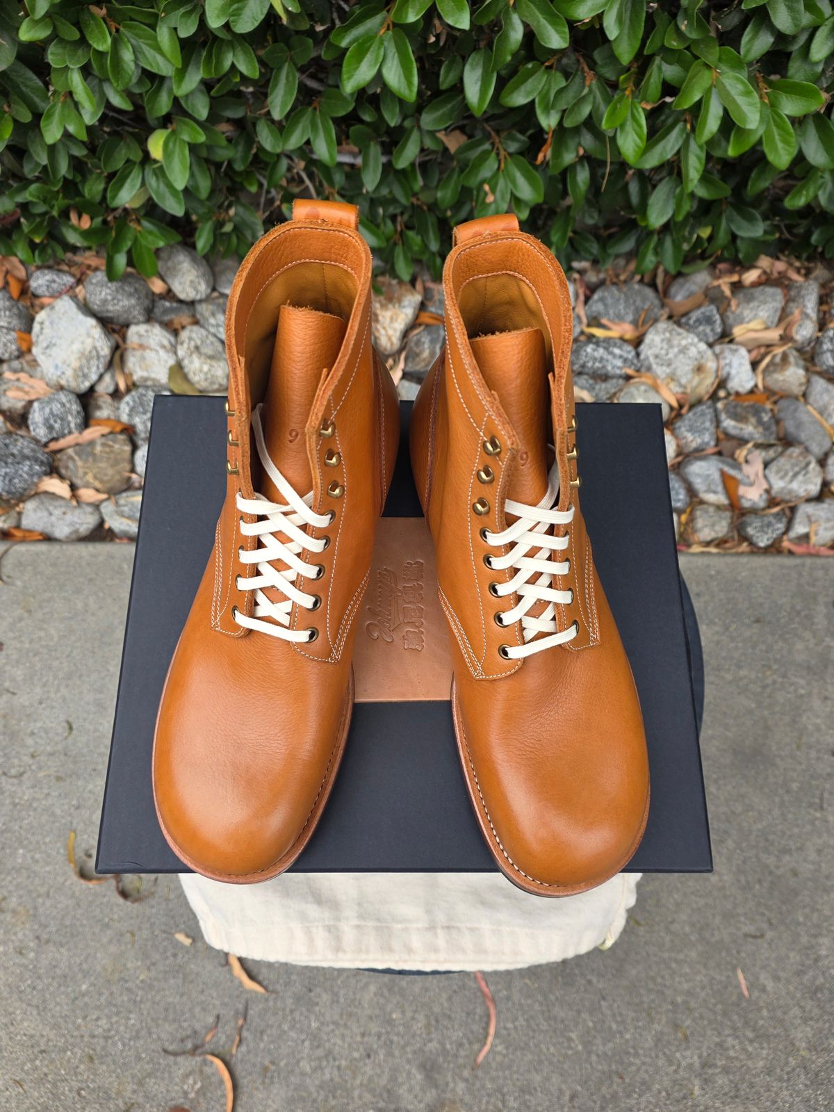 Photo by kananaios on June 6, 2026 of the JohnnyWorks 24616 in Smooth Tobacco Yak.