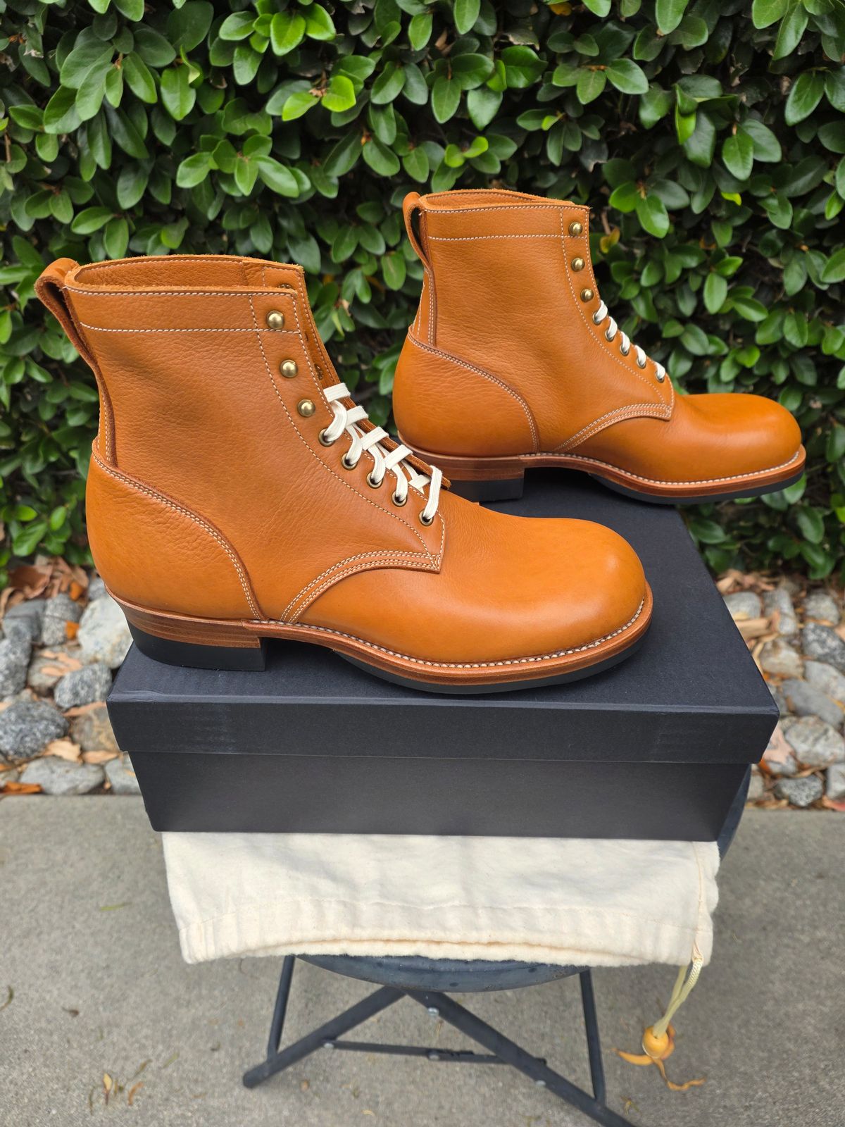 Photo by kananaios on June 6, 2026 of the JohnnyWorks 24616 in Smooth Tobacco Yak.