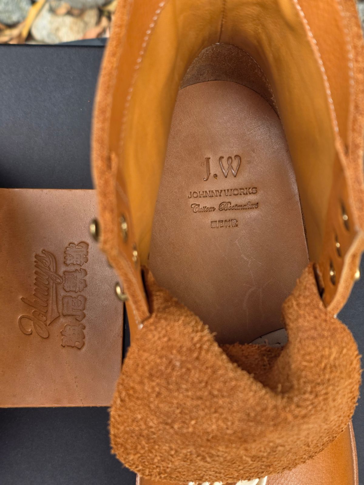 Photo by kananaios on June 6, 2026 of the JohnnyWorks 24616 in Smooth Tobacco Yak.