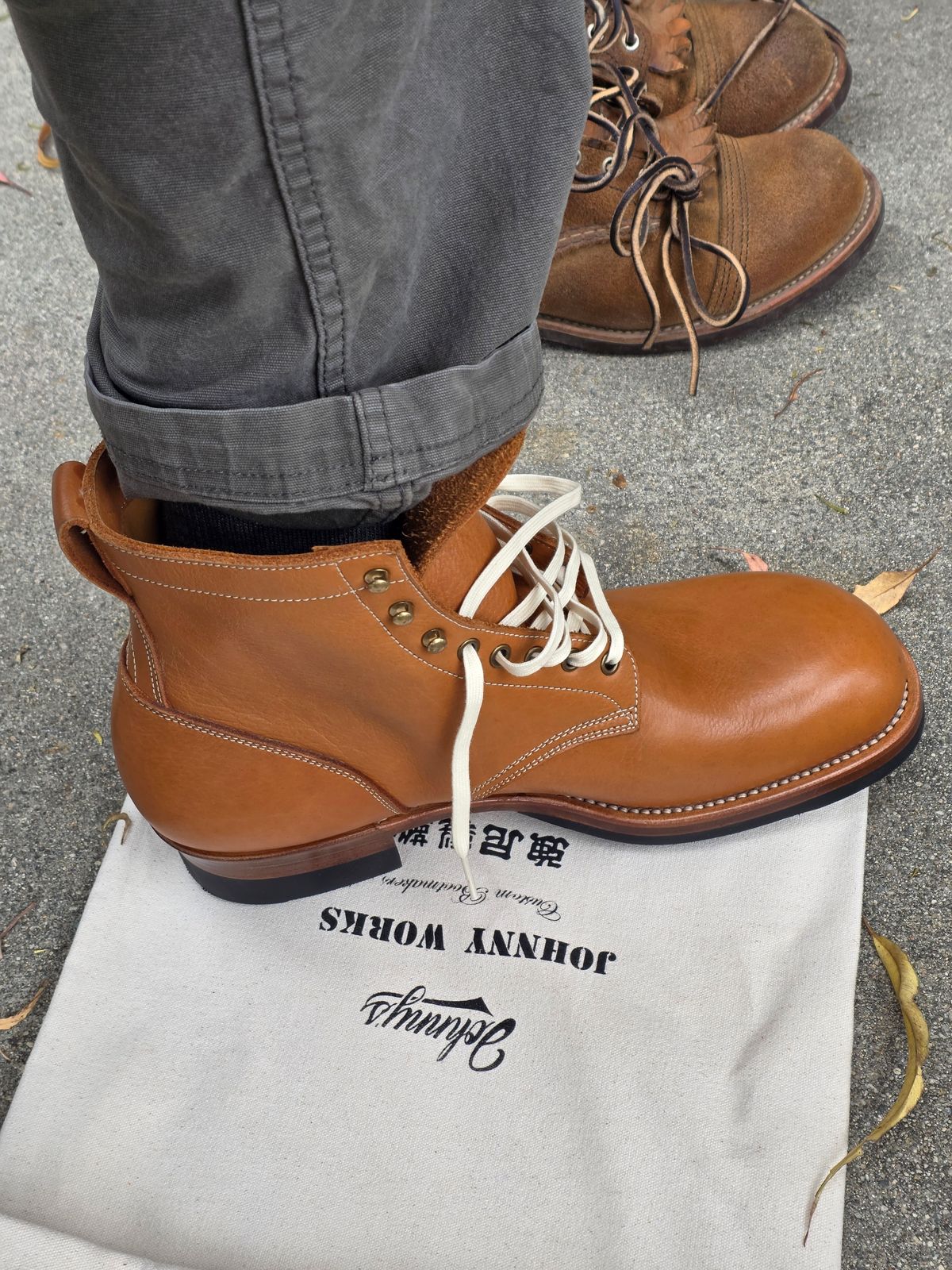 Photo by kananaios on June 6, 2026 of the JohnnyWorks 24616 in Smooth Tobacco Yak.