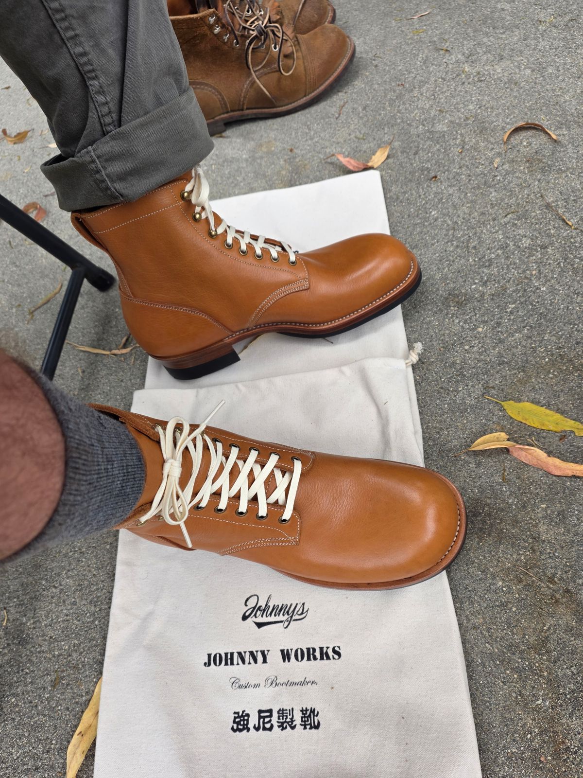 Photo by kananaios on June 6, 2026 of the JohnnyWorks 24616 in Smooth Tobacco Yak.