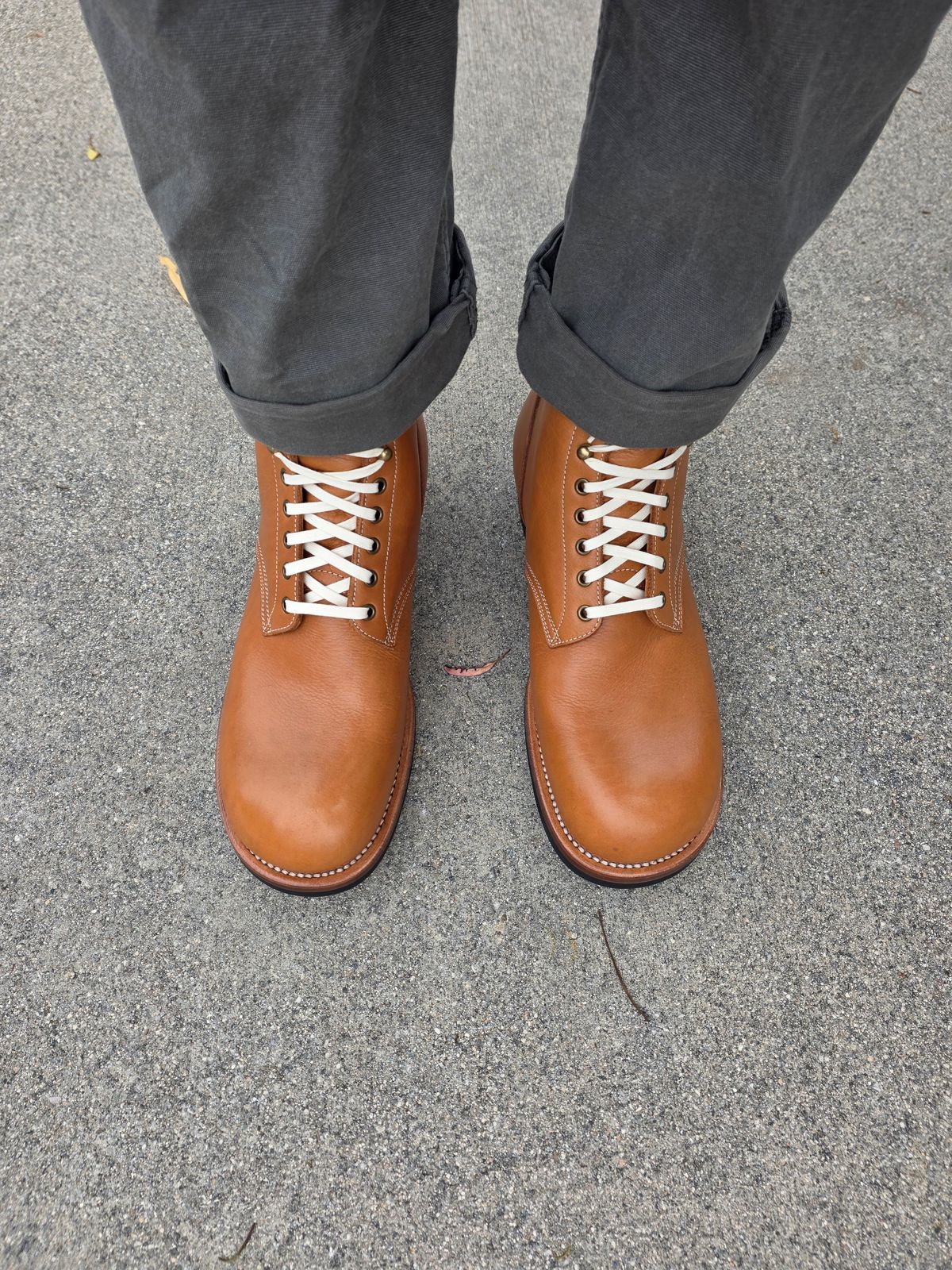 Photo by kananaios on June 6, 2026 of the JohnnyWorks 24616 in Smooth Tobacco Yak.
