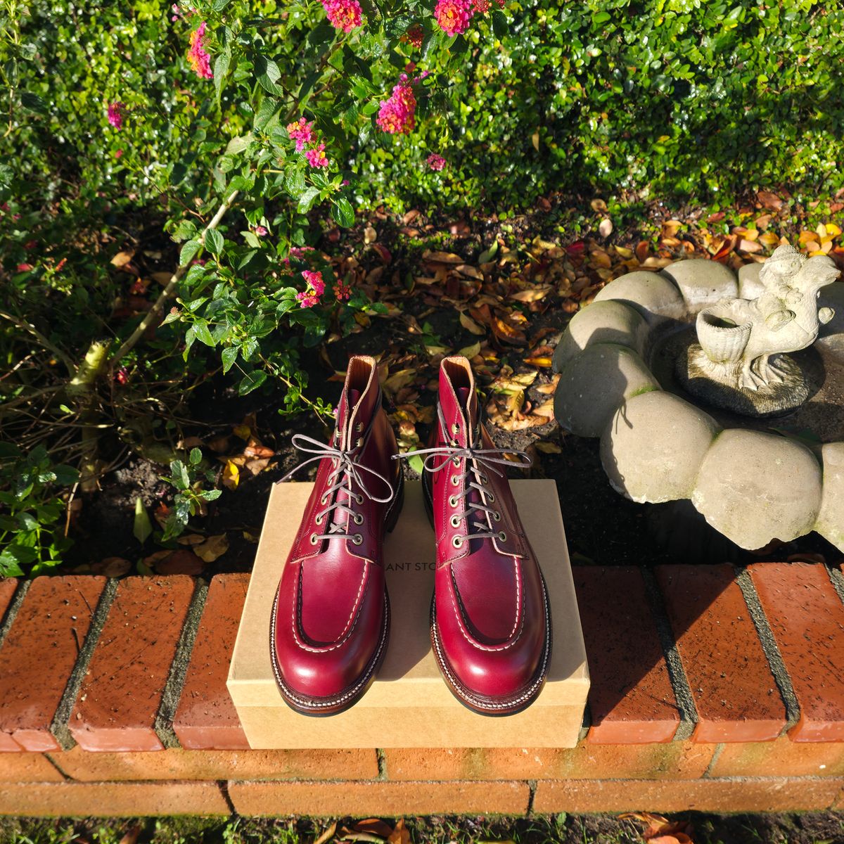 Photo by kananaios on December 25, 2025 of the Grant Stone Brass Boot in Horween Color 8 Chromexcel.