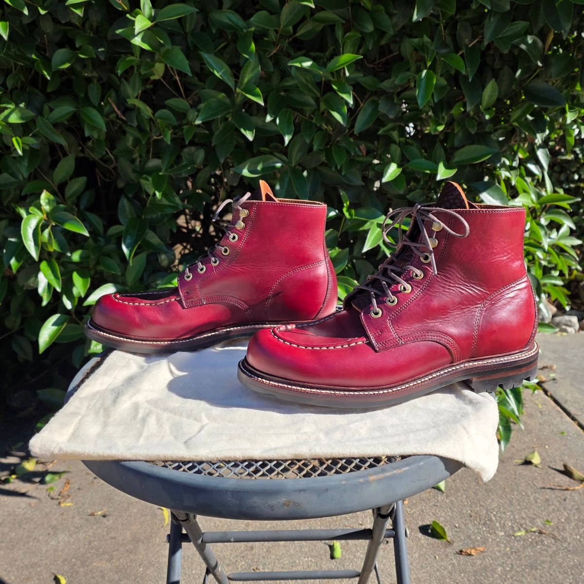 Photo by kananaios on December 28, 2025 of the Grant Stone Brass Boot in Horween Color 8 Chromexcel.