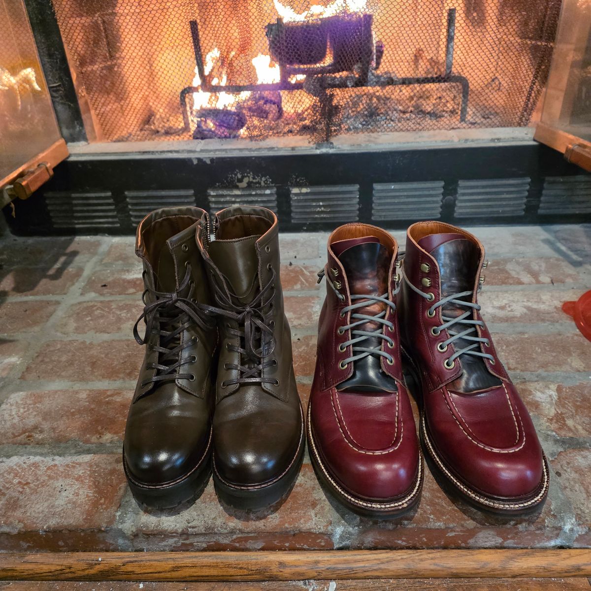 Photo by kananaios on December 31, 2025 of the Grant Stone Brass Boot in Horween Color 8 Chromexcel.