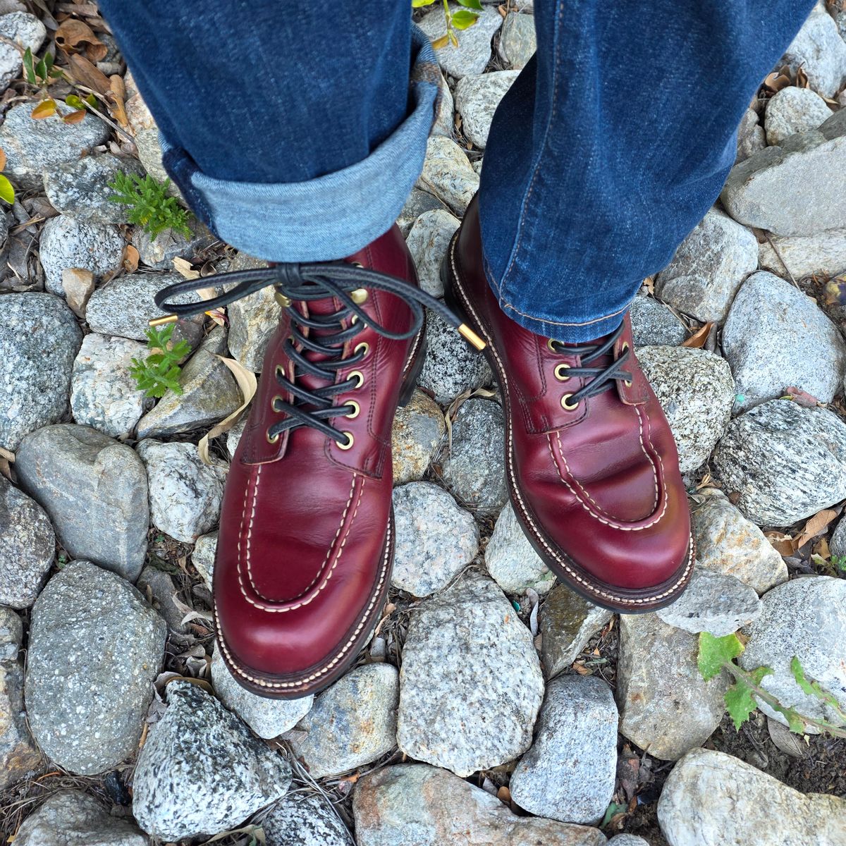Photo by kananaios on March 24, 2026 of the Grant Stone Brass Boot in Horween Color 8 Chromexcel.