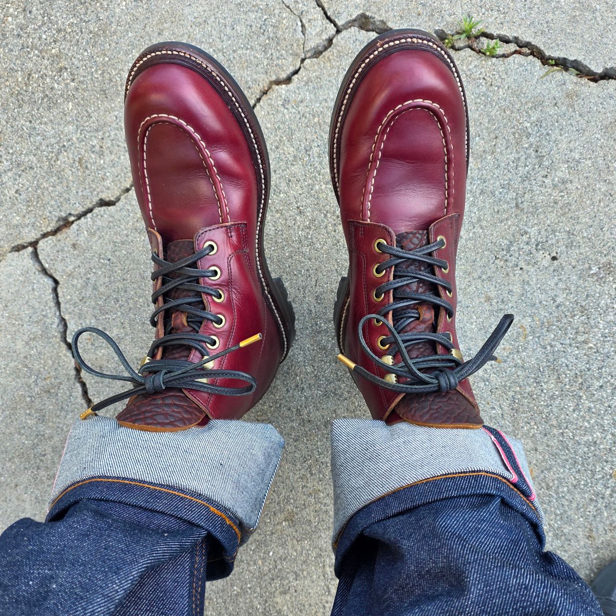 Photo by kananaios on April 3, 2026 of the Grant Stone Brass Boot in Horween Color 8 Chromexcel.