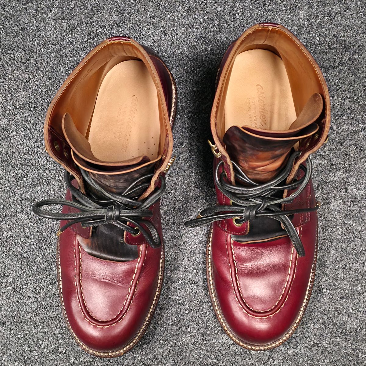Photo by kananaios on May 14, 2026 of the Grant Stone Brass Boot in Horween Color 8 Chromexcel.
