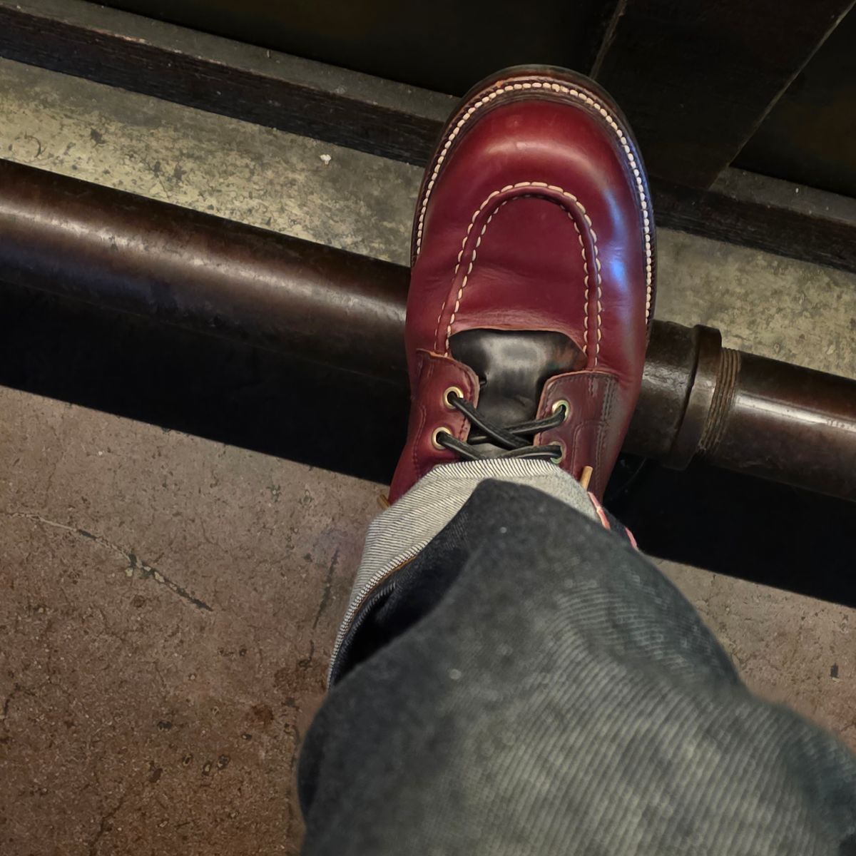 Photo by kananaios on May 24, 2026 of the Grant Stone Brass Boot in Horween Color 8 Chromexcel.