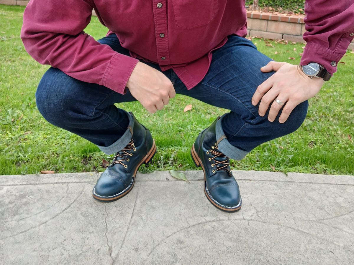 Photo by kananaios on December 27, 2024 of the Unmarked DB Hunter Cap Toe in Horween Navy Chromexcel.