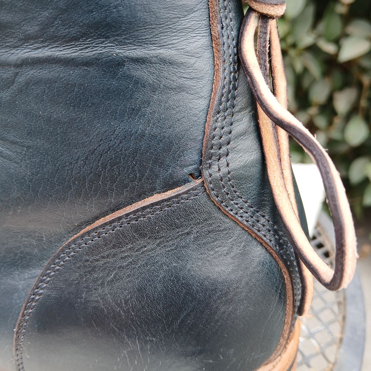 Photo by kananaios on December 30, 2024 of the Unmarked DB Hunter Cap Toe in Horween Navy Chromexcel.