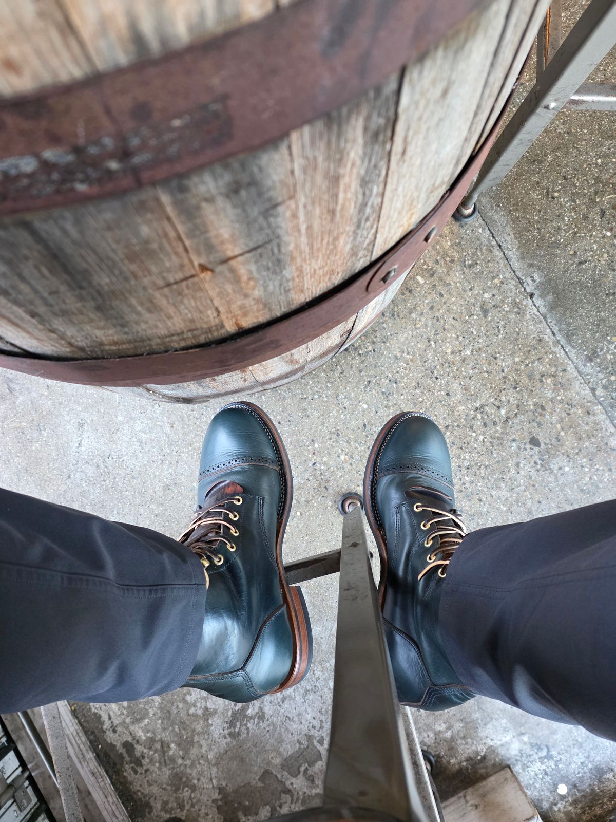 Photo by kananaios on October 23, 2025 of the Unmarked DB Hunter Cap Toe in Horween Navy Chromexcel.