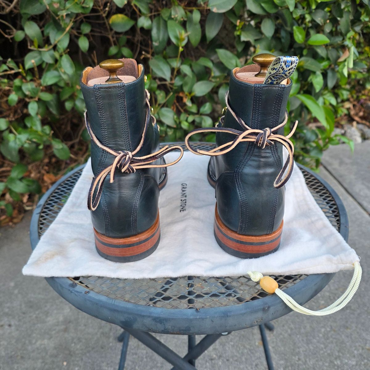 Photo by kananaios on November 2, 2025 of the Unmarked DB Hunter Cap Toe in Horween Navy Chromexcel.