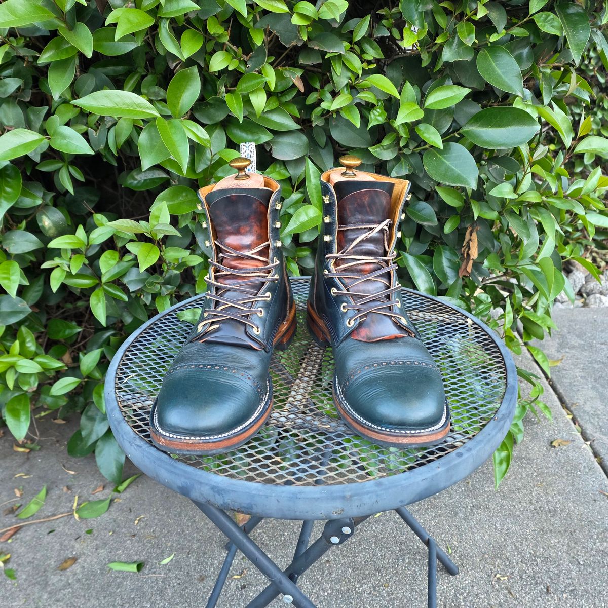 Photo by kananaios on December 5, 2025 of the Unmarked DB Hunter Cap Toe in Horween Navy Chromexcel.