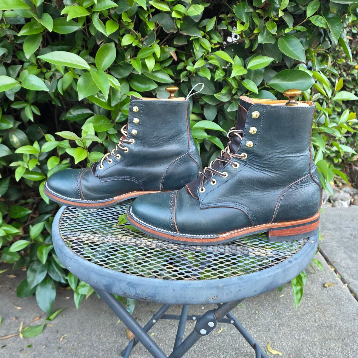 Photo by kananaios on December 5, 2025 of the Unmarked DB Hunter Cap Toe in Horween Navy Chromexcel.