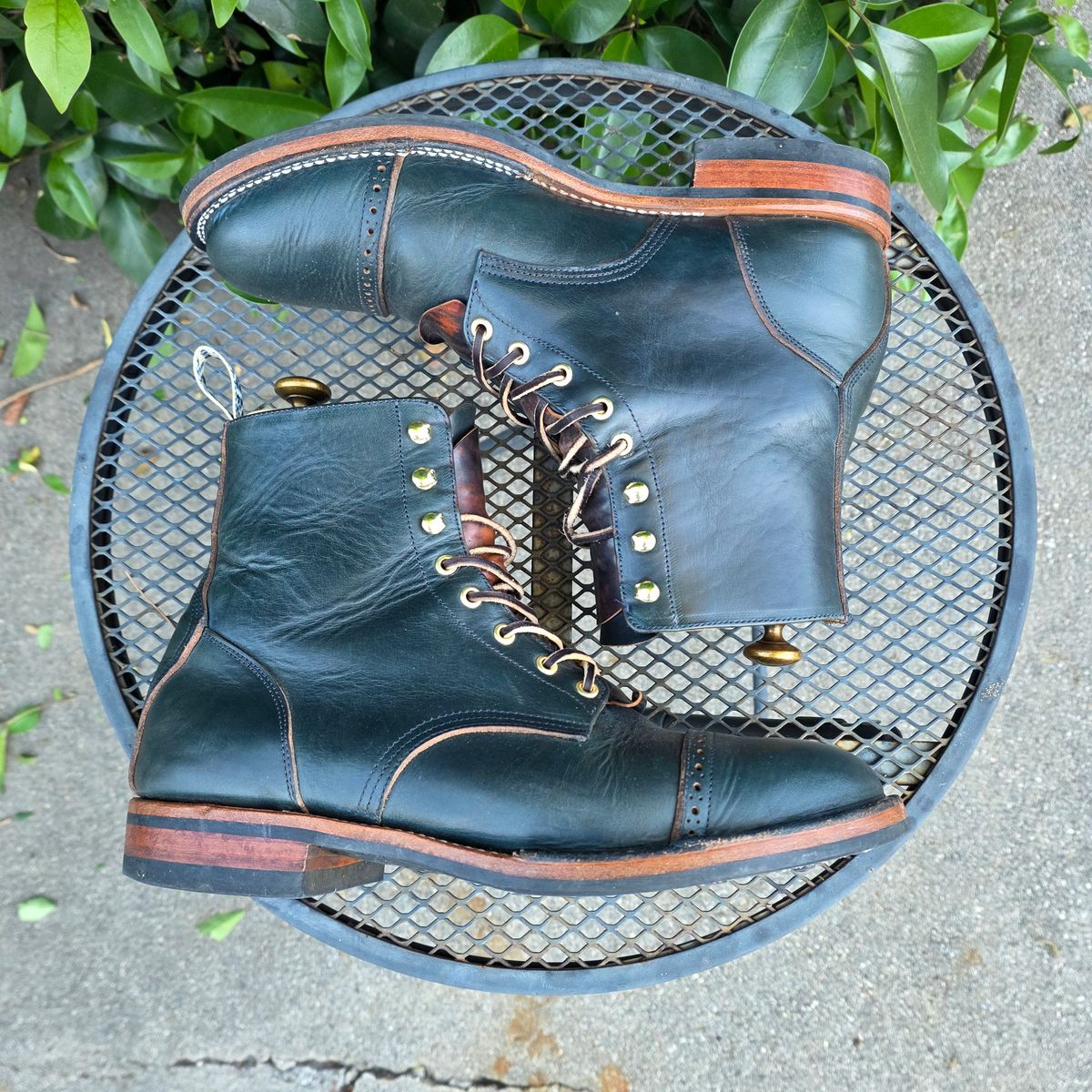 Photo by kananaios on December 6, 2025 of the Unmarked DB Hunter Cap Toe in Horween Navy Chromexcel.