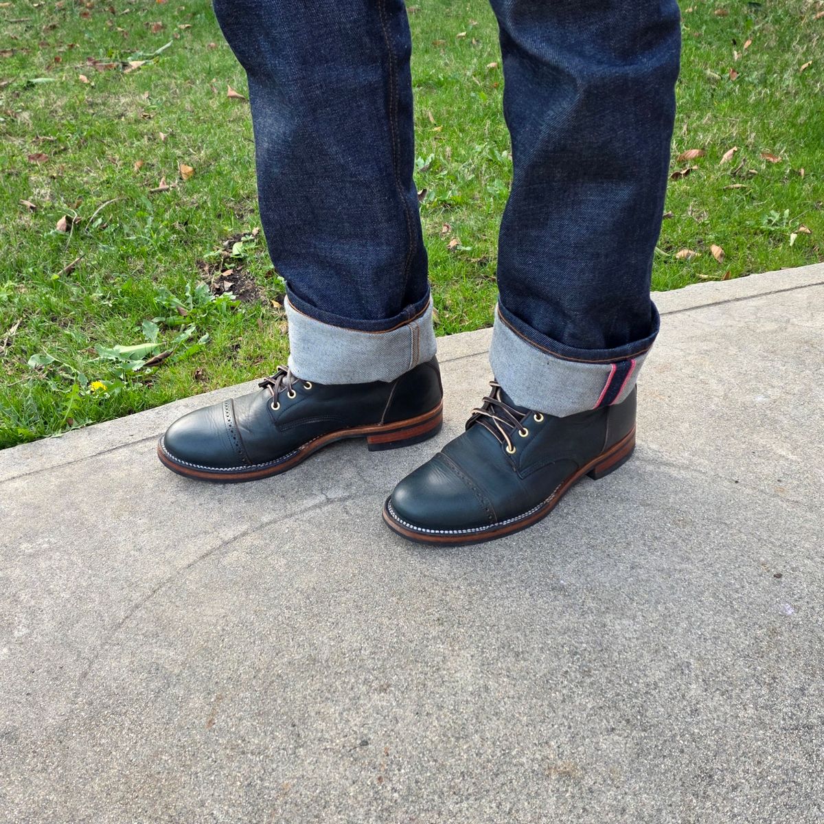 Photo by kananaios on December 31, 2025 of the Unmarked DB Hunter Cap Toe in Horween Navy Chromexcel.
