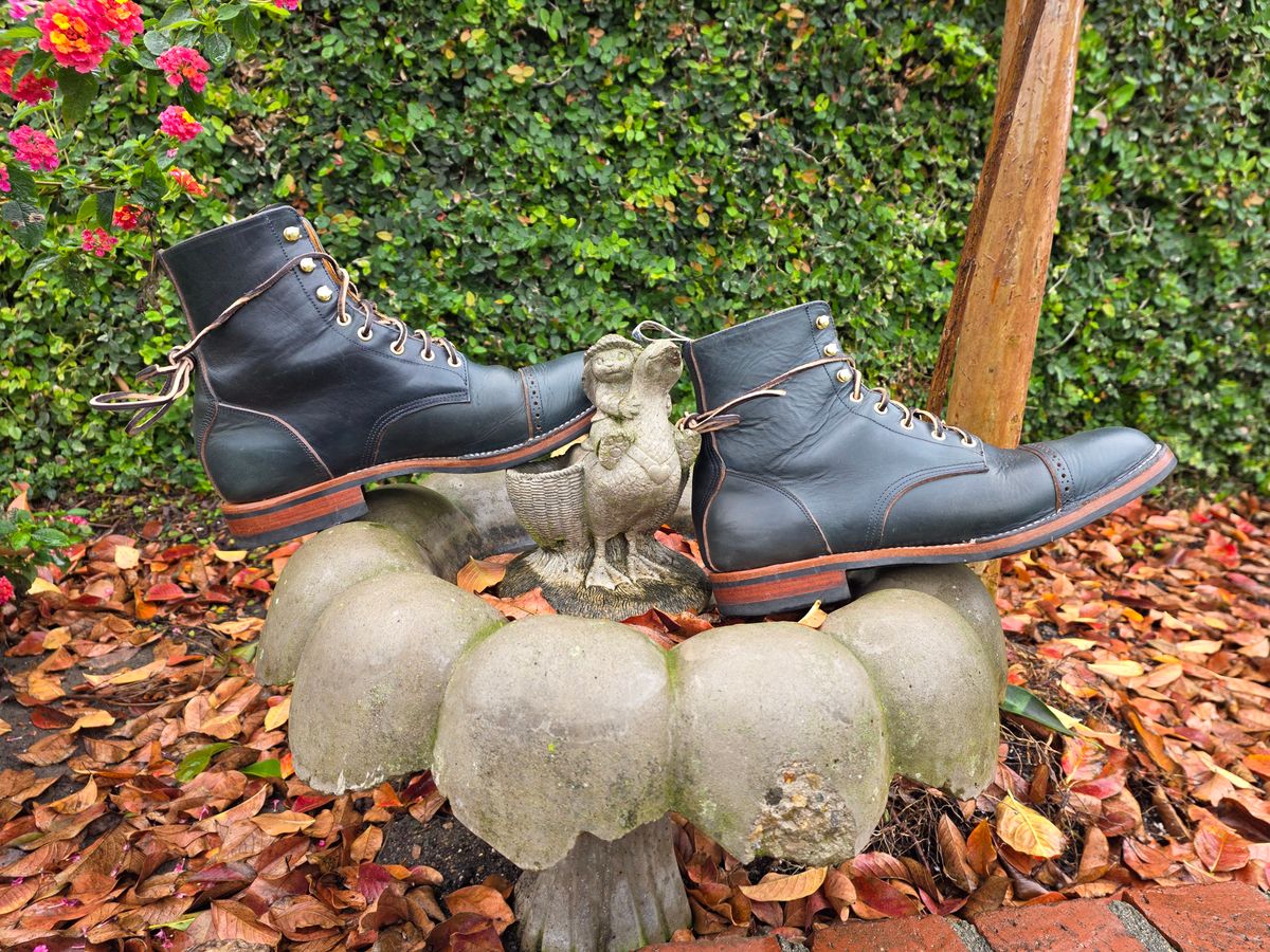 Photo by kananaios on January 4, 2026 of the Unmarked DB Hunter Cap Toe in Horween Navy Chromexcel.