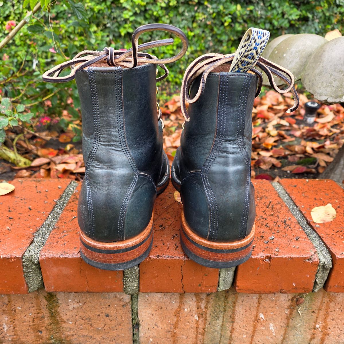 Photo by kananaios on January 4, 2026 of the Unmarked DB Hunter Cap Toe in Horween Navy Chromexcel.