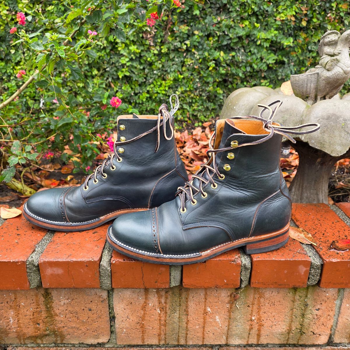 Photo by kananaios on January 4, 2026 of the Unmarked DB Hunter Cap Toe in Horween Navy Chromexcel.