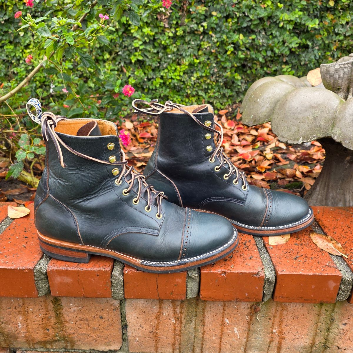 Photo by kananaios on January 4, 2026 of the Unmarked DB Hunter Cap Toe in Horween Navy Chromexcel.
