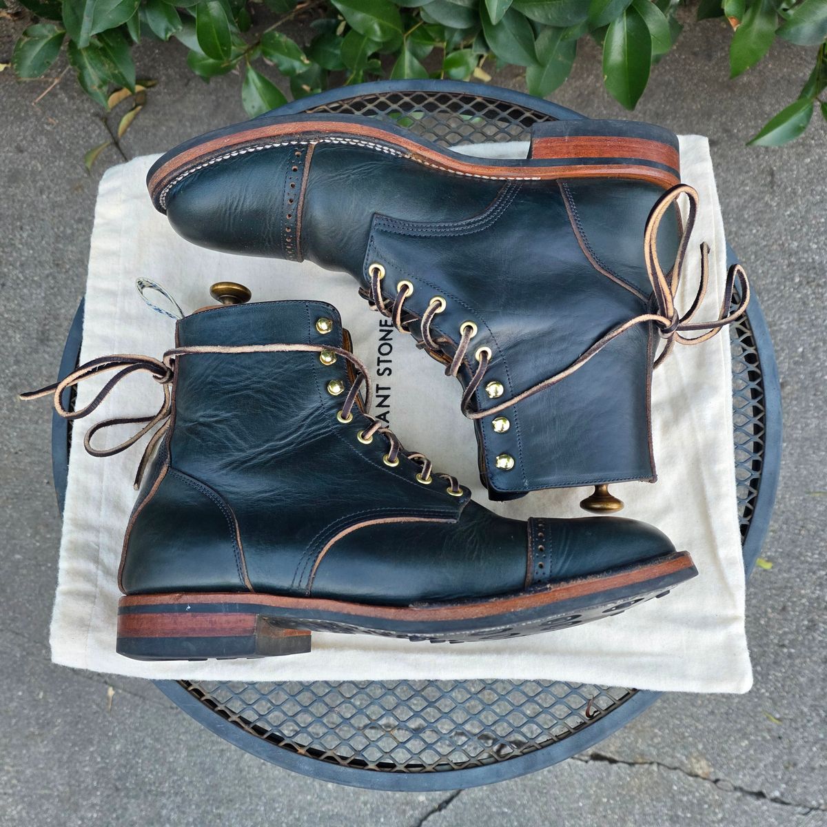 Photo by kananaios on February 2, 2026 of the Unmarked DB Hunter Cap Toe in Horween Navy Chromexcel.