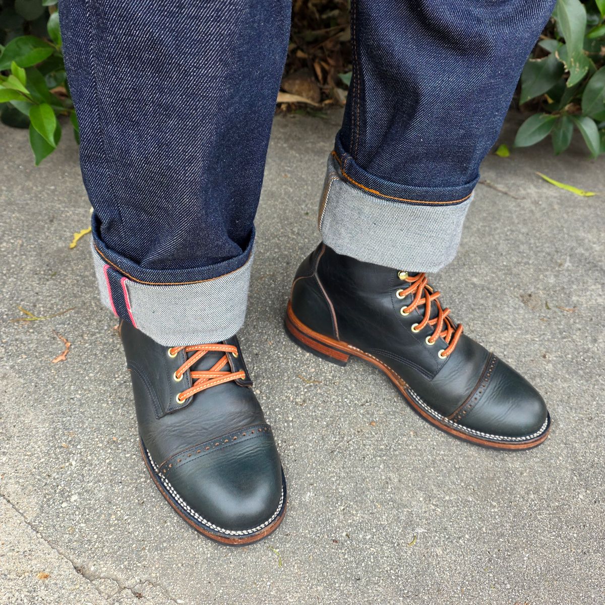 Photo by kananaios on March 24, 2026 of the Unmarked DB Hunter Cap Toe in Horween Navy Chromexcel.