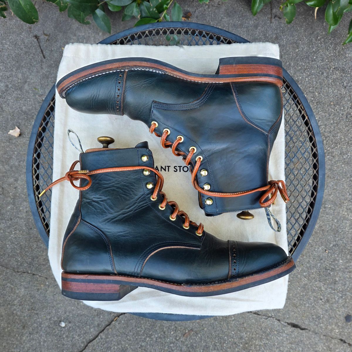 Photo by kananaios on April 2, 2026 of the Unmarked DB Hunter Cap Toe in Horween Navy Chromexcel.