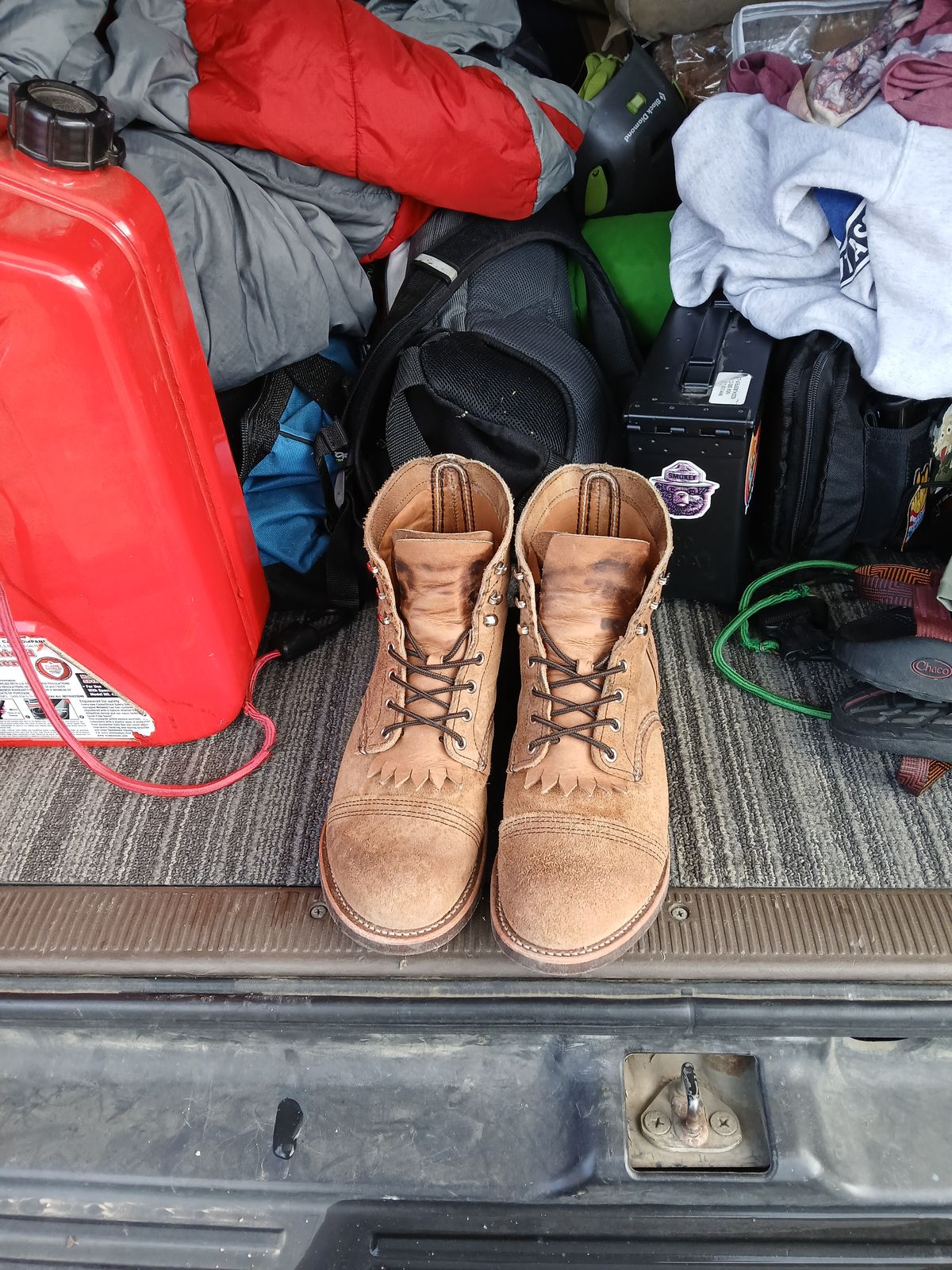 Photo by kananaios on March 7, 2025 of the Red Wing Iron Ranger in S.B. Foot Hawthorne Muleskinner.