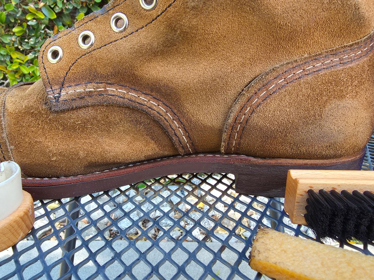 Photo by kananaios on March 23, 2026 of the Red Wing Iron Ranger in S.B. Foot Hawthorne Muleskinner.