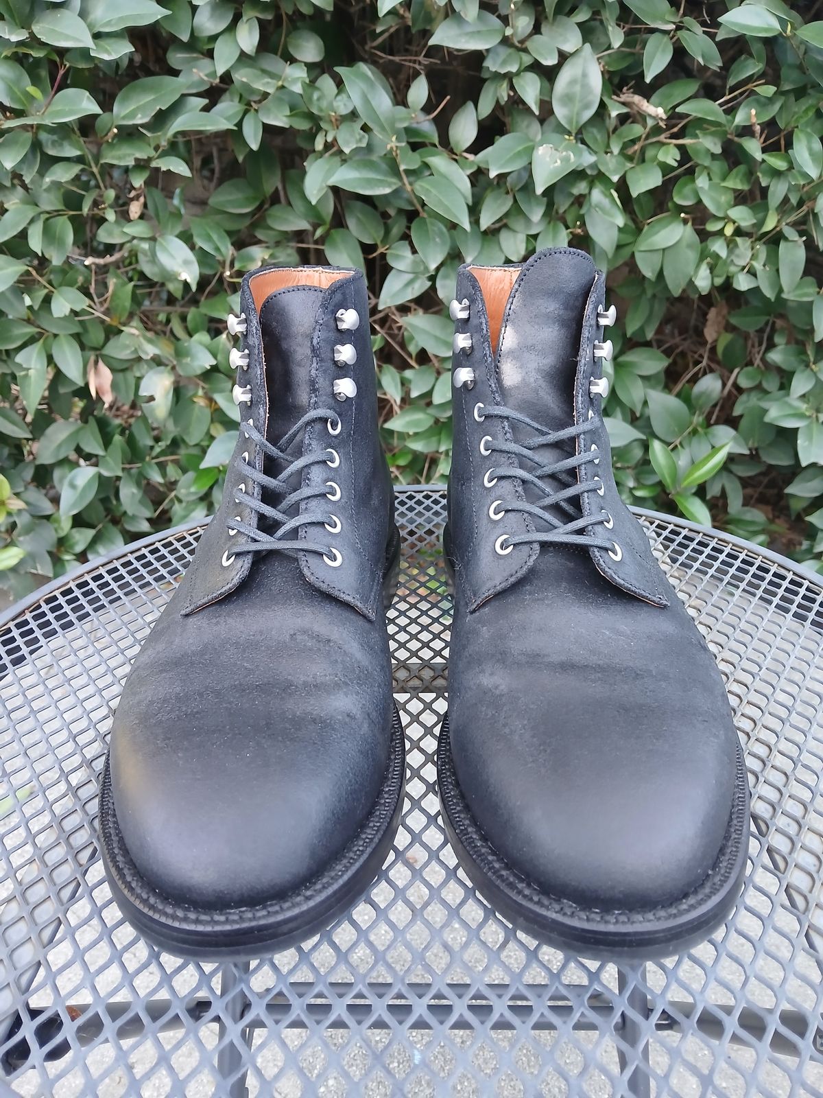 Photo by kananaios on April 2, 2024 of the Grant Stone Edward Boot in C.F. Stead Black Waxy Commander Suede.